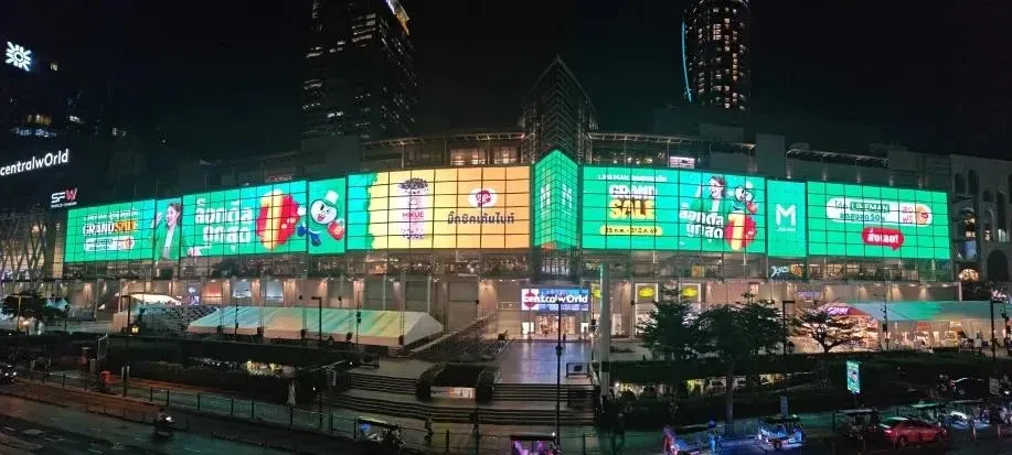 Central World 2,400sqm Transparent Screen